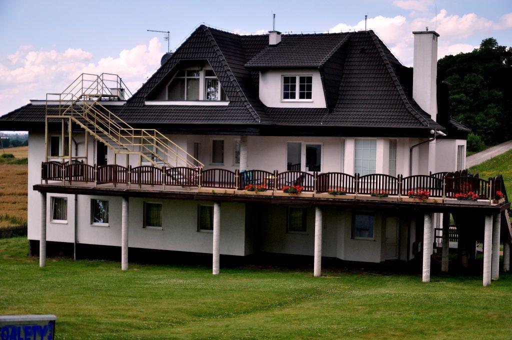 Hotelik Dworek Legnickie Pole 4Km Od Legnicy Extérieur photo